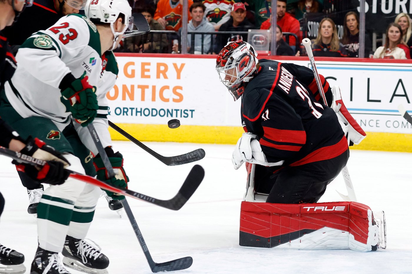 Ehlers scores winner early in 2nd period as Hurricanes top Wild 4-3 | iNFOnews.ca Ehlers scores winner early in 2nd period as Hurricanes top Wild 4-3 | iNFOnews.ca