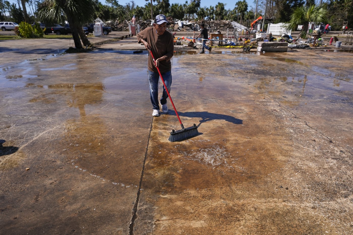 Death toll rises from Helene while supplies are rushed to North Carolina and Florida digs out | iNFOnews.ca Death toll rises from Helene while supplies are rushed to North Carolina and Florida digs out | iNFOnews.ca