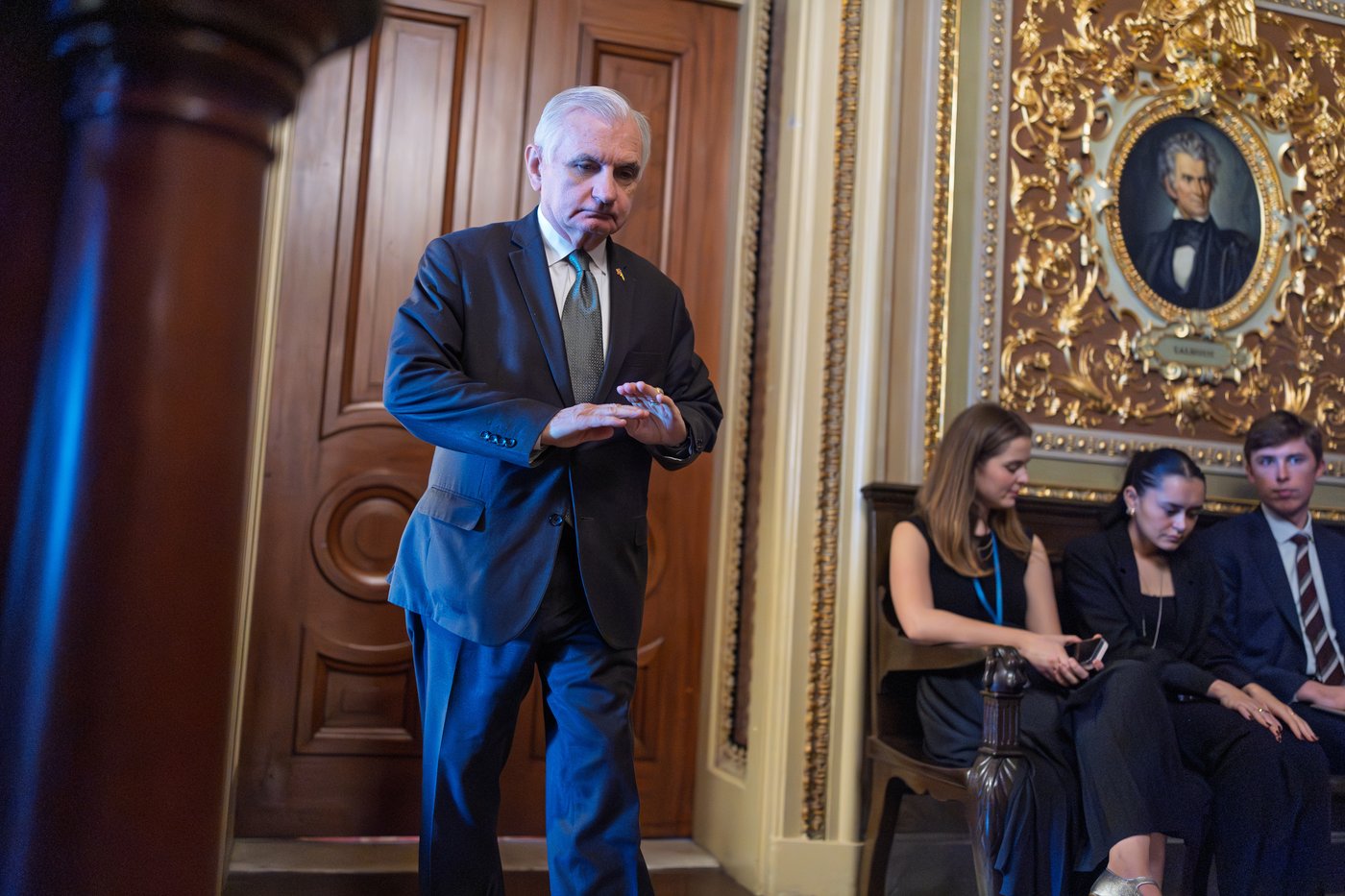 Senate Republicans vote down legislation to limit Trump’s ability to attack Venezuela | iNFOnews.ca