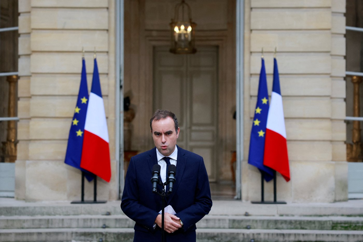 France's re-appointed prime minister Lecornu calls for calm amid political chaos | iNFOnews.ca