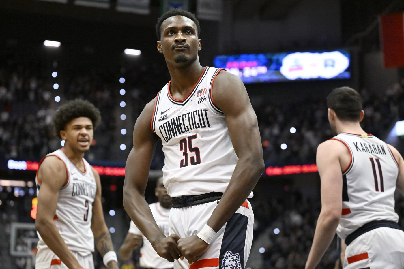 No. 19 UConn holds off Butler 80-78 in overtime to avoid a 2nd consecutive home loss | iNFOnews.ca