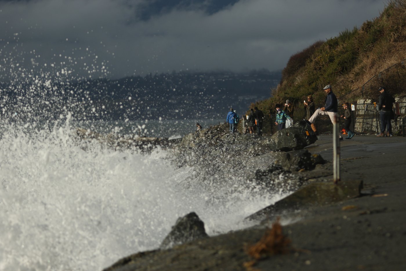 Environment Canada warns of storm surge as winds and high tides combine on B.C. coast | iNFOnews.ca