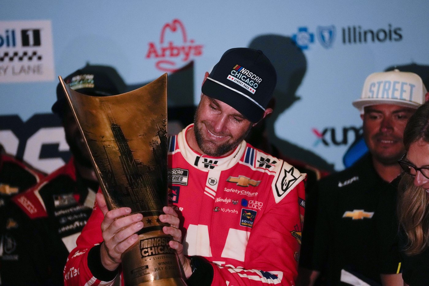 Van Gisbergen wins in Chicago once again, completing a NASCAR weekend sweep | iNFOnews.ca Van Gisbergen wins in Chicago once again, completing a NASCAR weekend sweep | iNFOnews.ca