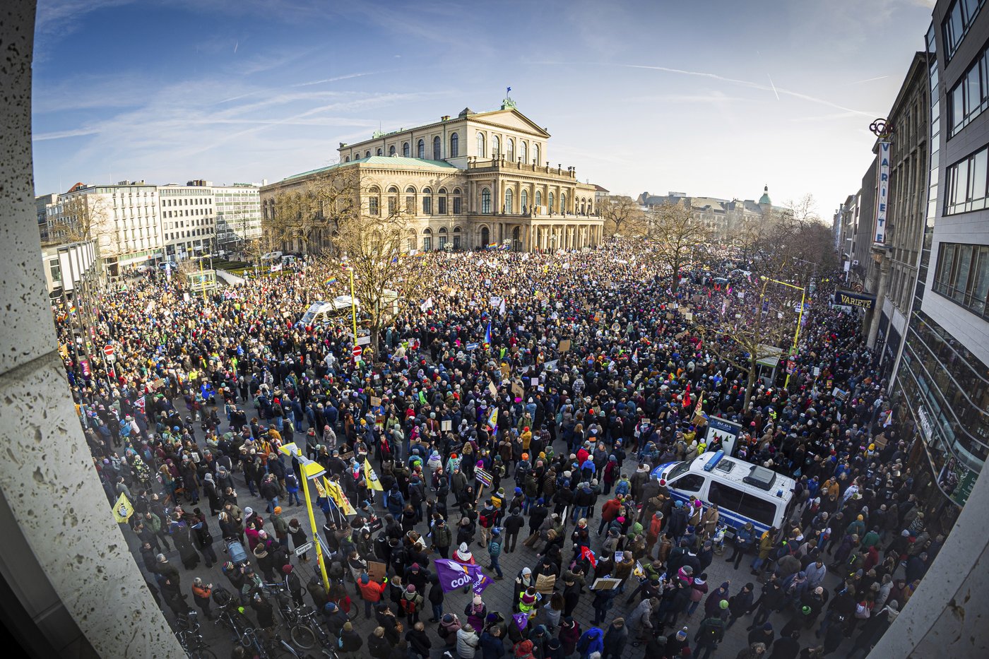 At least 200,000 protesters rally in Munich against far-right AfD ahead of German election | iNFOnews.ca