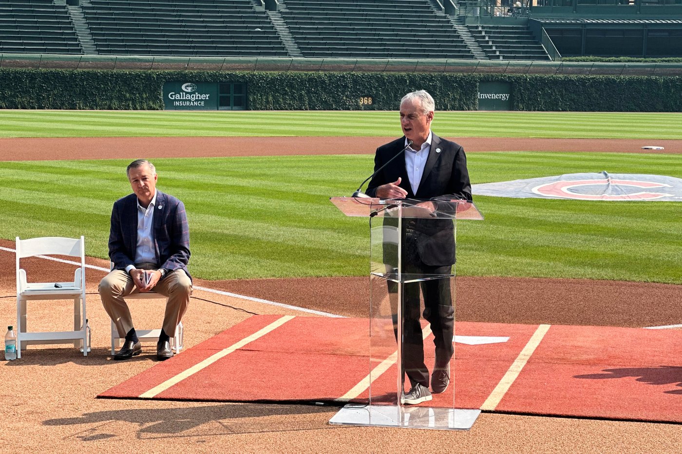 Wrigley Field chosen to host 2027 All-Star Game. Manfred downplays spat with Phillies' Harper | iNFOnews.ca Wrigley Field chosen to host 2027 All-Star Game. Manfred downplays spat with Phillies' Harper | iNFOnews.ca
