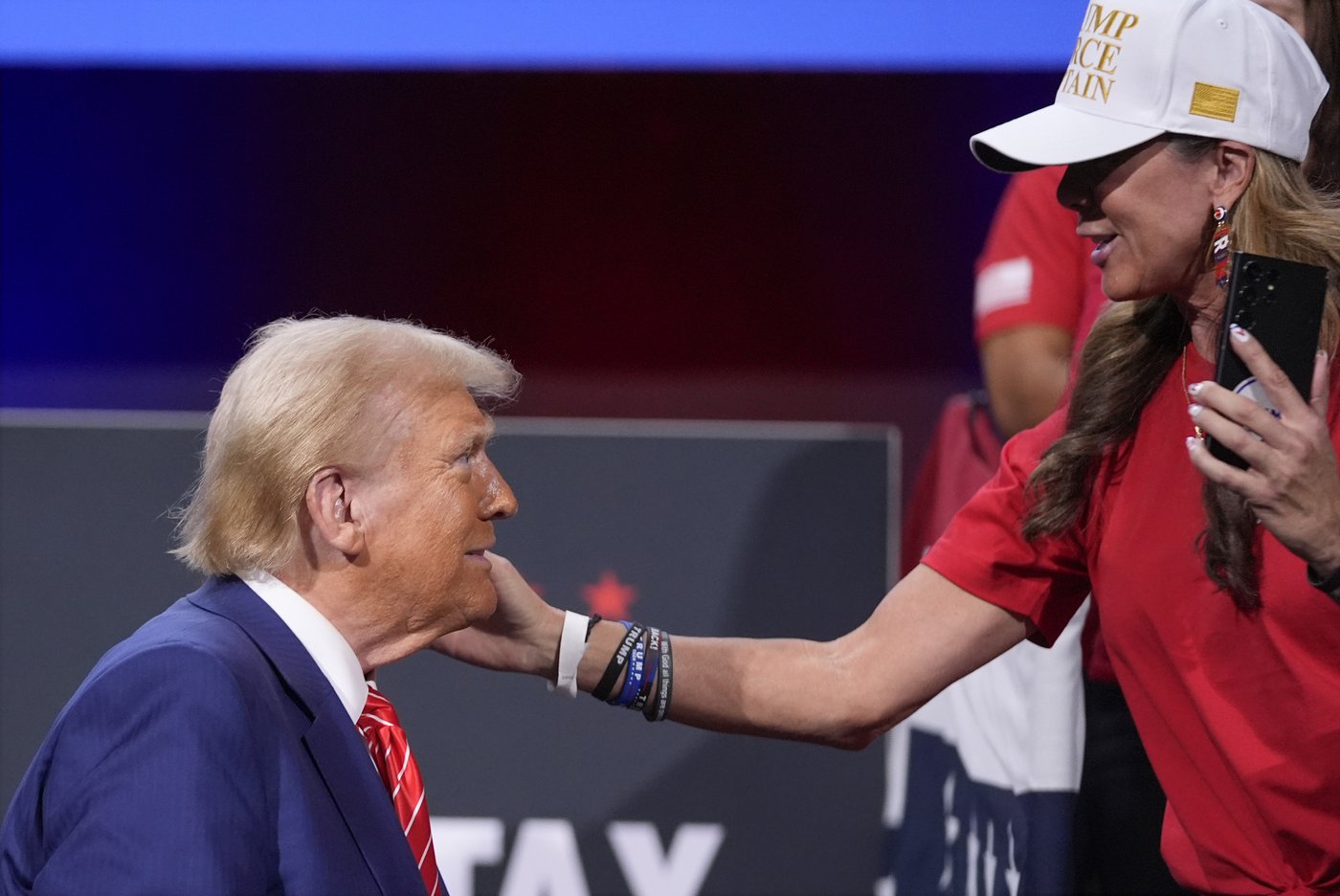 The Latest: Harris keeps a focus on 'blue wall' states in the campaign's final weeks | iNFOnews.ca