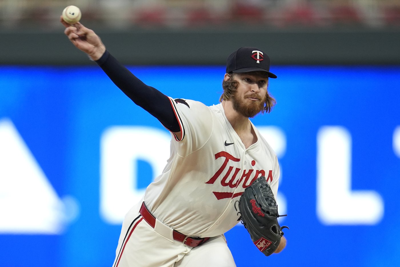 Marlins put reeling Twins in deeper trouble in wild-card race with 4-1 win | iNFOnews.ca