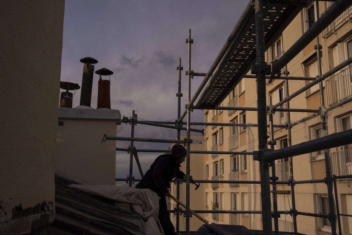 The roof restorers of Paris now have UNESCO World Heritage recognition | iNFOnews.ca