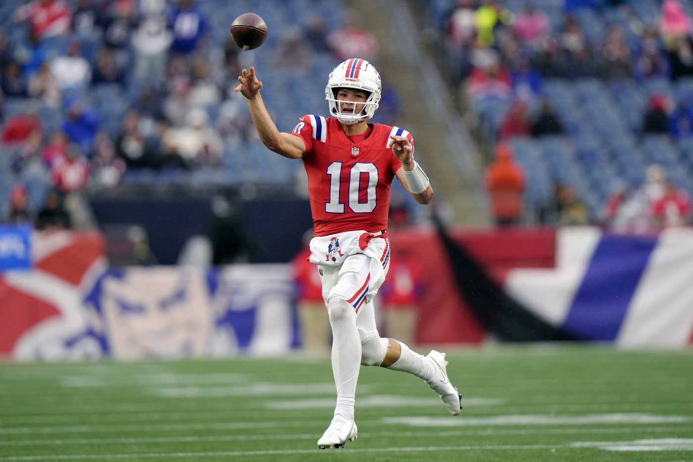 Drake Maye has an encouraging first start for the Patriots in a loss to the Texans | iNFOnews.ca Drake Maye has an encouraging first start for the Patriots in a loss to the Texans | iNFOnews.ca