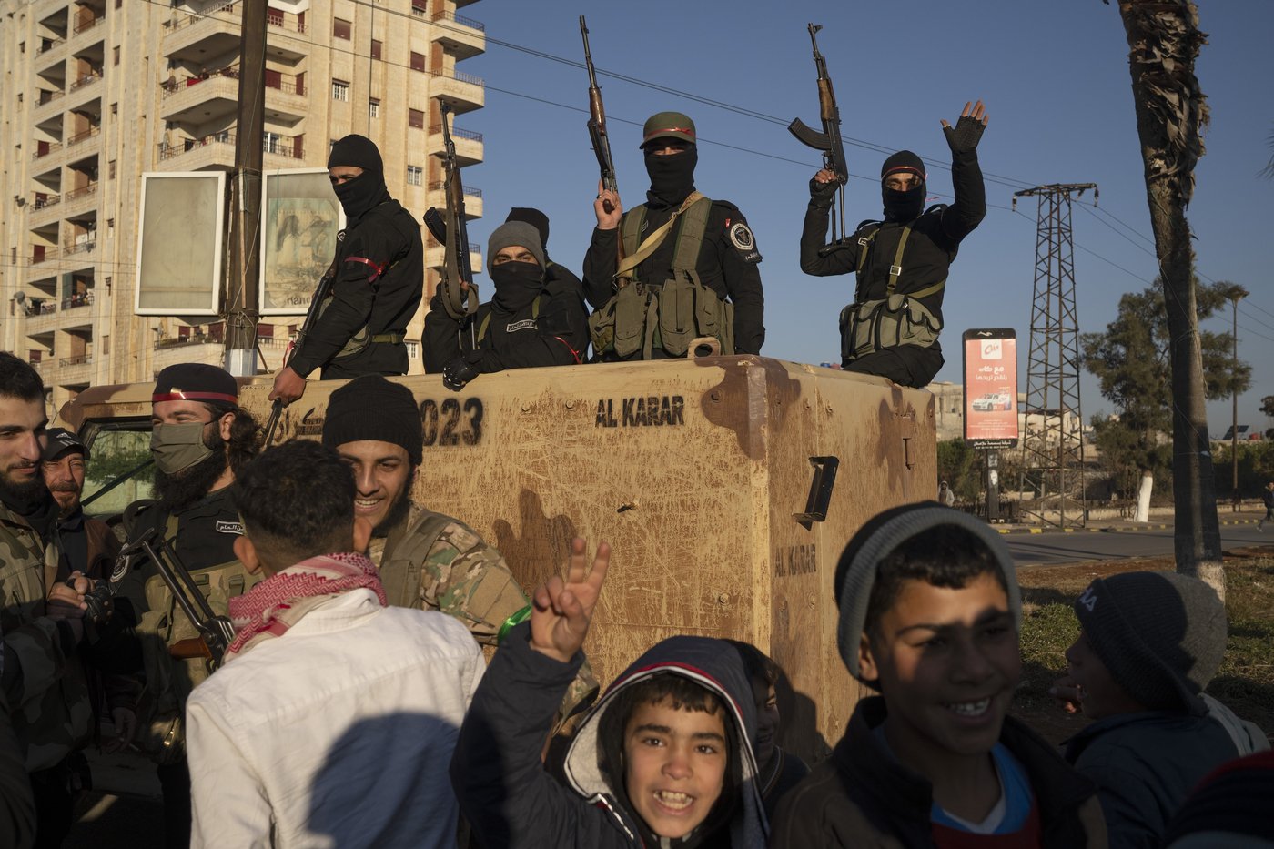 AP PHOTOS: Syria's new security forces conduct sweeps in Homs, looking for ousted Assad's loyalists | iNFOnews.ca