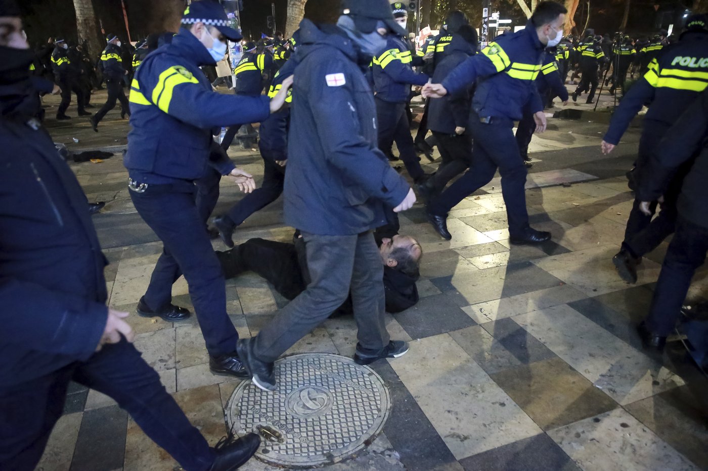 Police in Georgia break up protesters' camp in Tbilisi but they quickly return | iNFOnews.ca Police in Georgia break up protesters' camp in Tbilisi but they quickly return | iNFOnews.ca