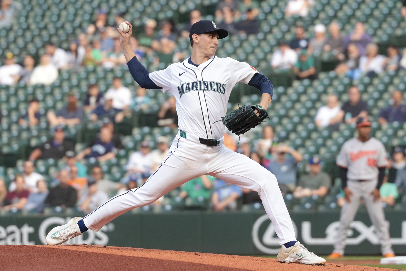 Mariners right-hander George Kirby takes line drive to face, exits game | iNFOnews.ca