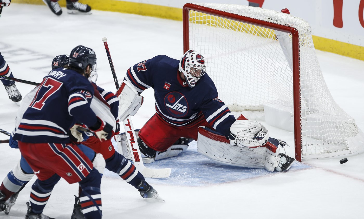 Hellebuyck, MacKinnon, Luukkonen named NHL's three stars of the week | iNFOnews.ca