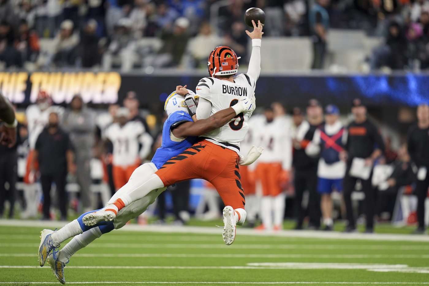 Chargers beat Bengals 34-27 on Dobbins' late TD after squandering 21-point lead | iNFOnews.ca