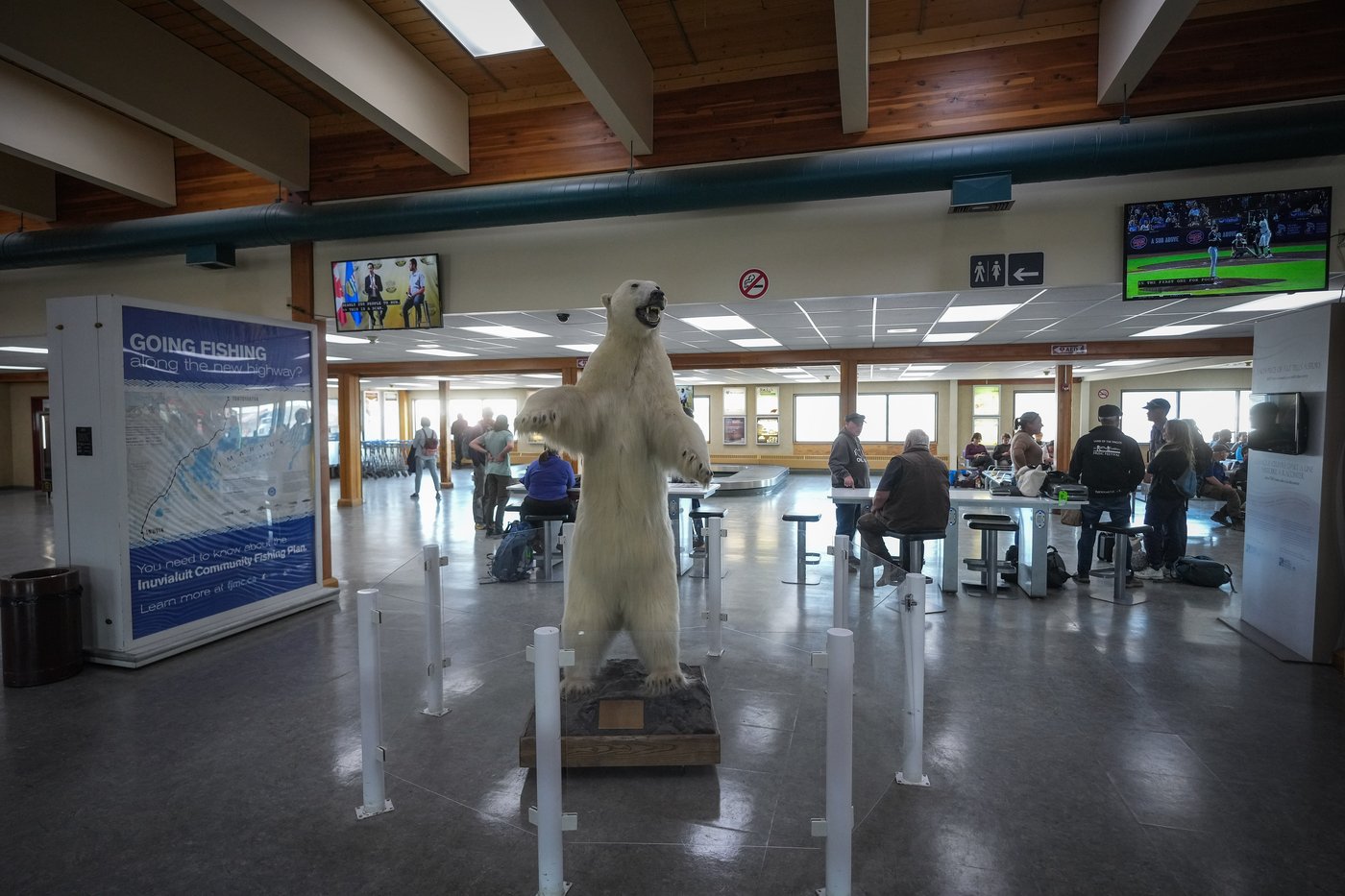 Man charged in shooting outside airport in Inuvik, N.W.T. | iNFOnews.ca