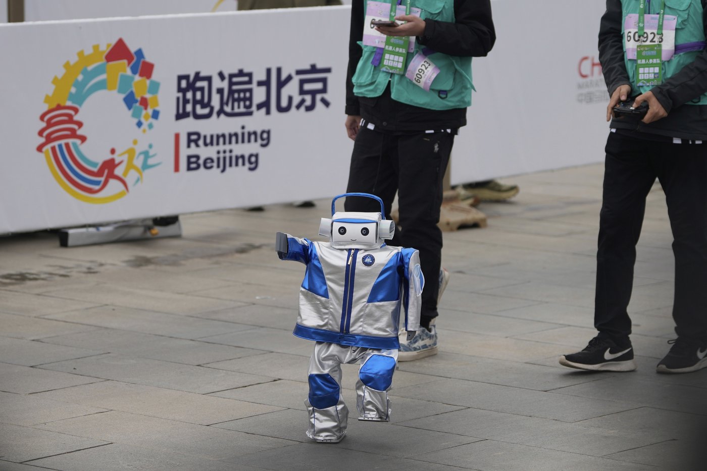 PHOTO COLLECTION: Humanoid Robot Half-Marathon | iNFOnews.ca