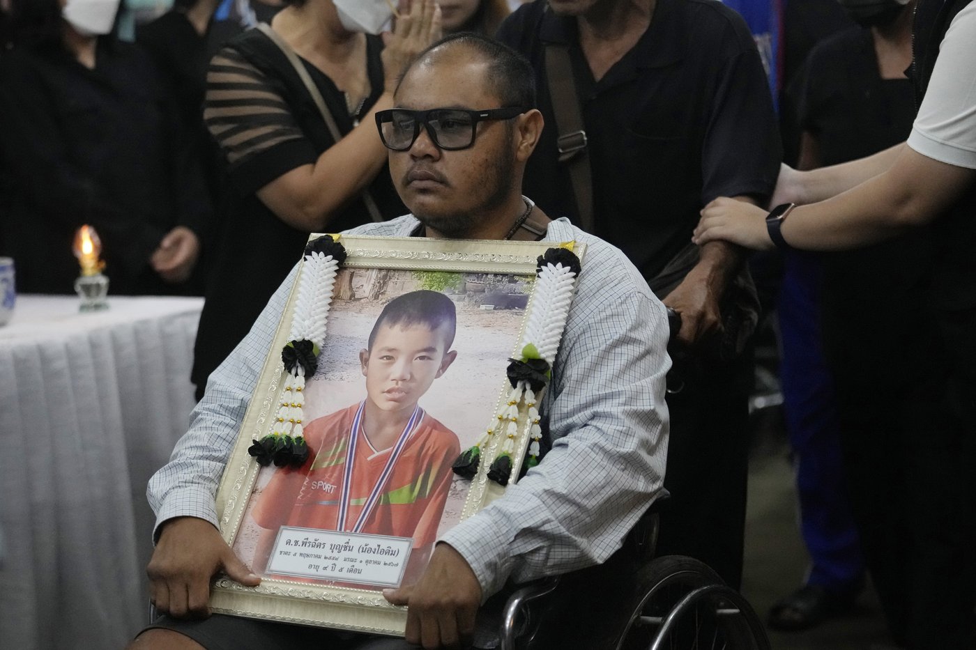 Memories and prayers are shared at a small-town funeral for the victims of horrific Thai bus fire | iNFOnews.ca Memories and prayers are shared at a small-town funeral for the victims of horrific Thai bus fire | iNFOnews.ca