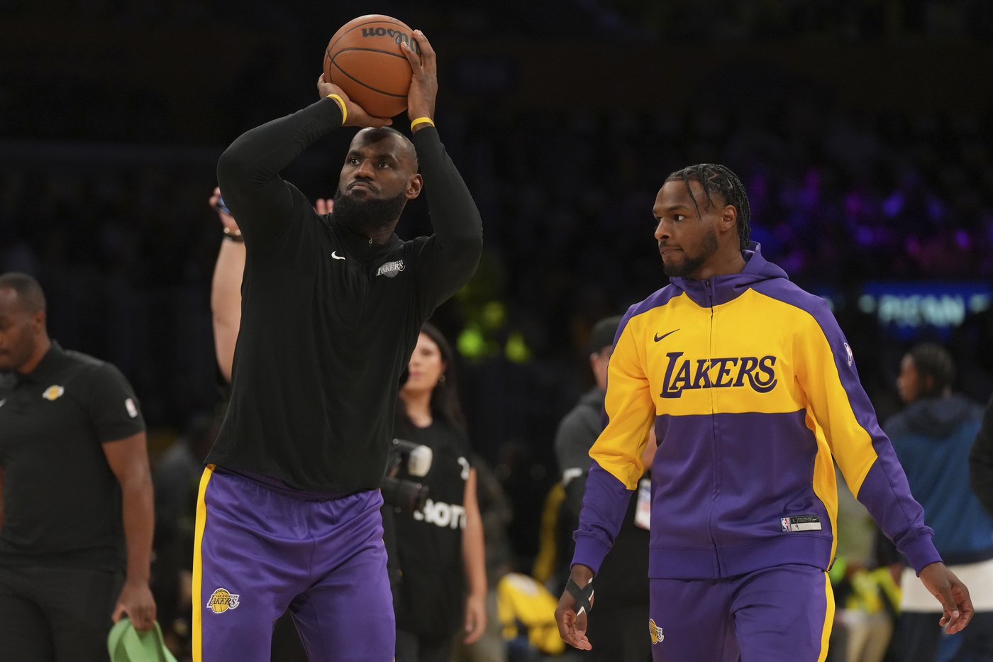 LeBron and Bronny James make history as the NBA's first father-son duo to play together | iNFOnews.ca LeBron and Bronny James make history as the NBA's first father-son duo to play together | iNFOnews.ca