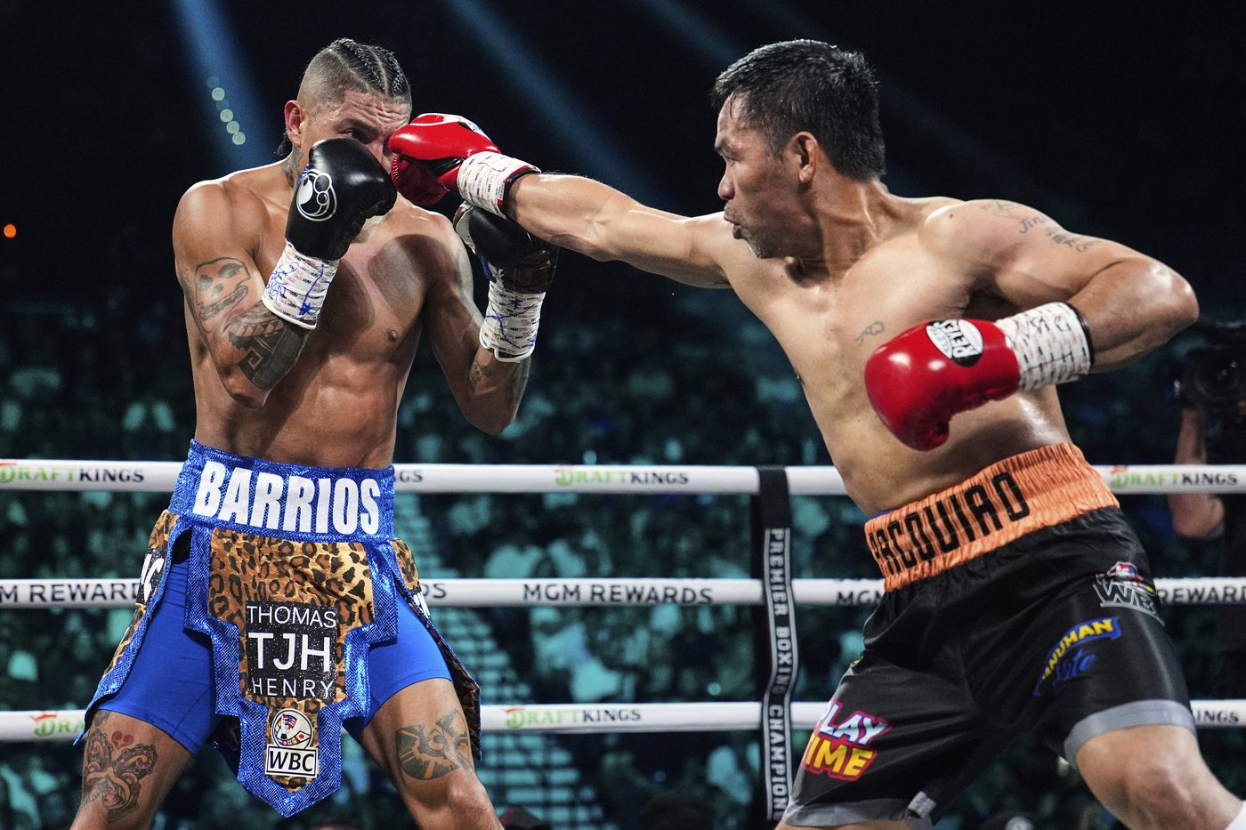 Pacquiao's comeback falls short as Barrios retains WBC welterweight title in majority draw | iNFOnews.ca Pacquiao's comeback falls short as Barrios retains WBC welterweight title in majority draw | iNFOnews.ca