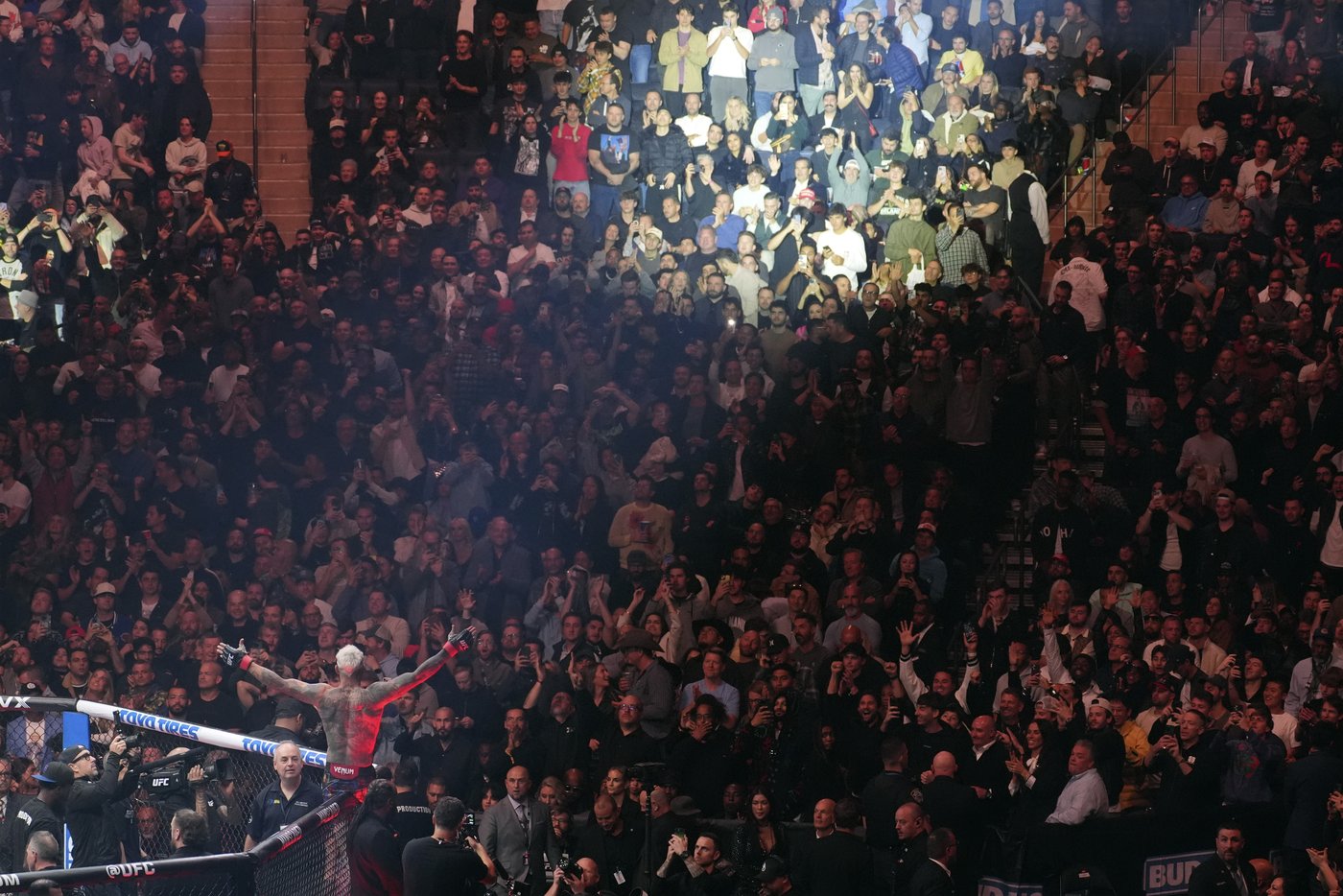 Jon Jones sends Stipe Miocic into retirement with decisive UFC heavyweight win in front of Trump | iNFOnews.ca