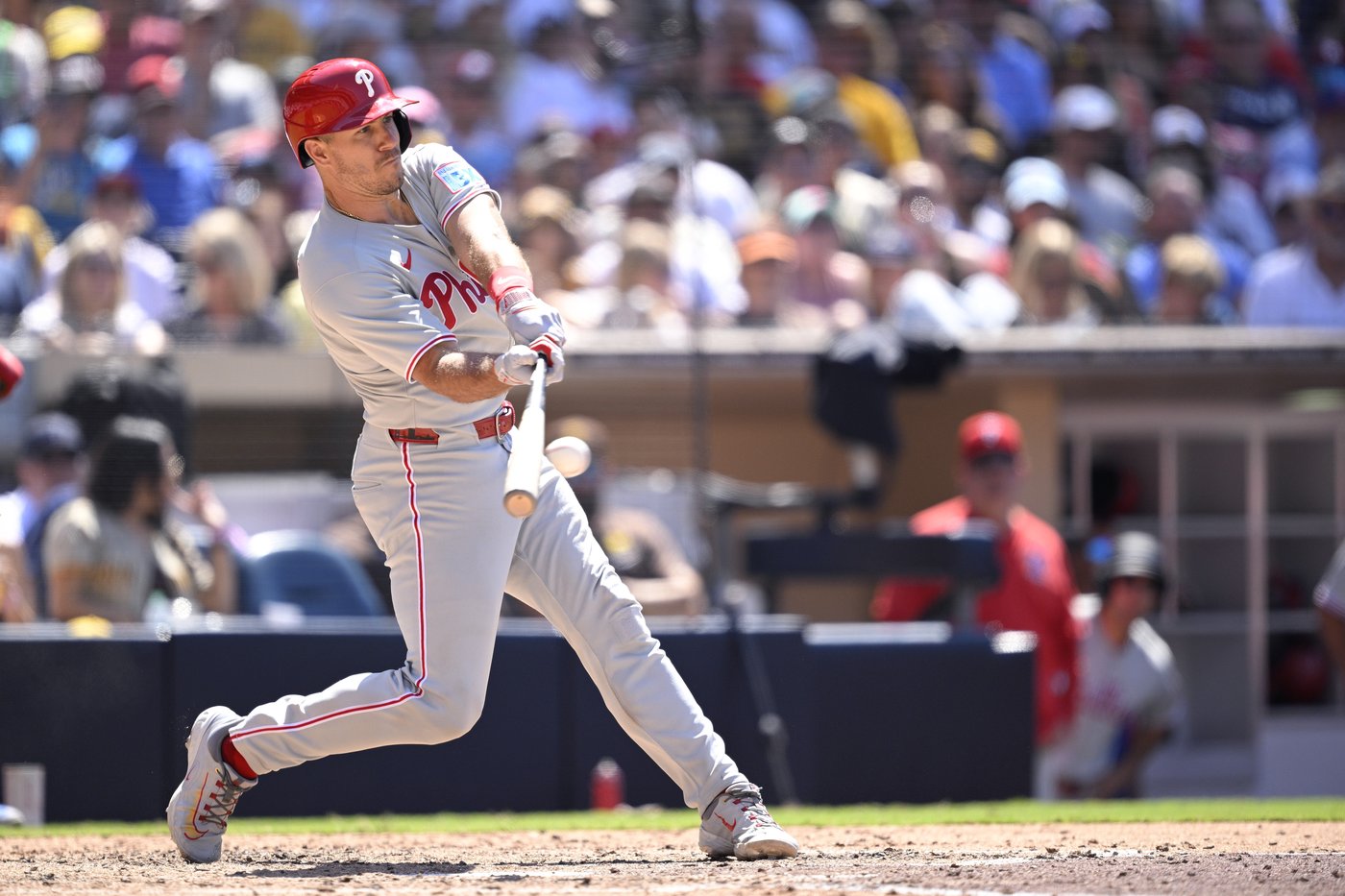 Realmuto doubles in Harper in the 8th as the Phillies beat the Padres 2-1 | iNFOnews.ca