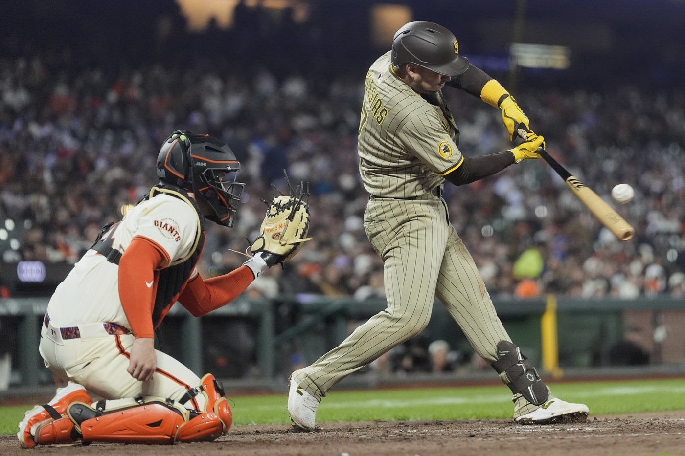 Jose Iglesias' sacrifice fly in the 10th lifts Padres over Giants 1-0 | iNFOnews.ca Jose Iglesias' sacrifice fly in the 10th lifts Padres over Giants 1-0 | iNFOnews.ca