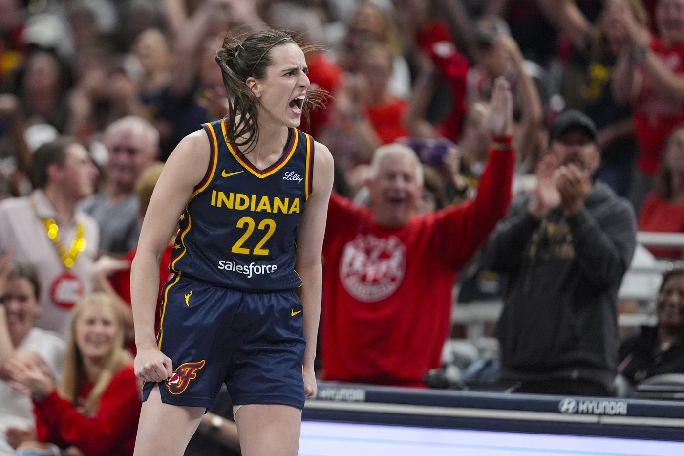 Clark scores 20 and the Fever beat the Sun 88-71 in physical game to secure Commissioner’s Cup spot | iNFOnews.ca