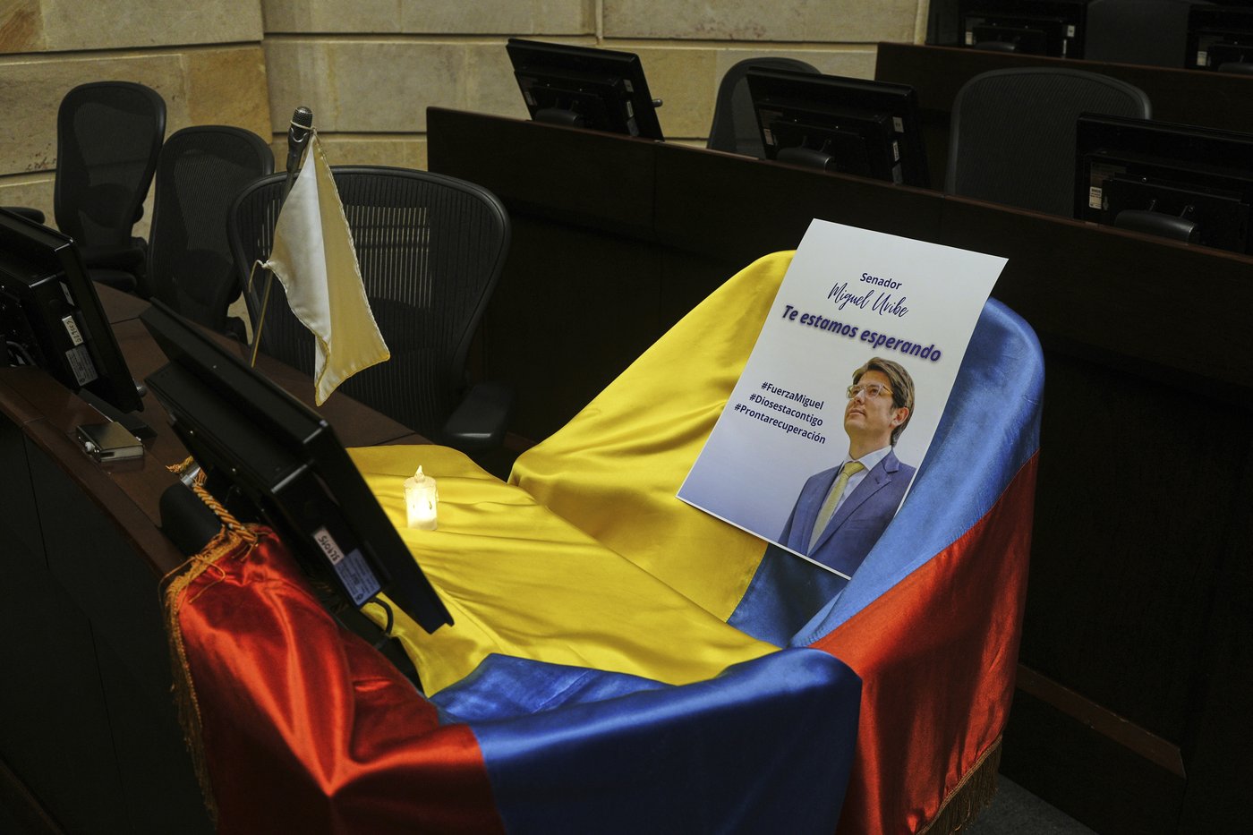 Colombian presidential hopeful Uribe in critical condition after assassination attempt | iNFOnews.ca Colombian presidential hopeful Uribe in critical condition after assassination attempt | iNFOnews.ca