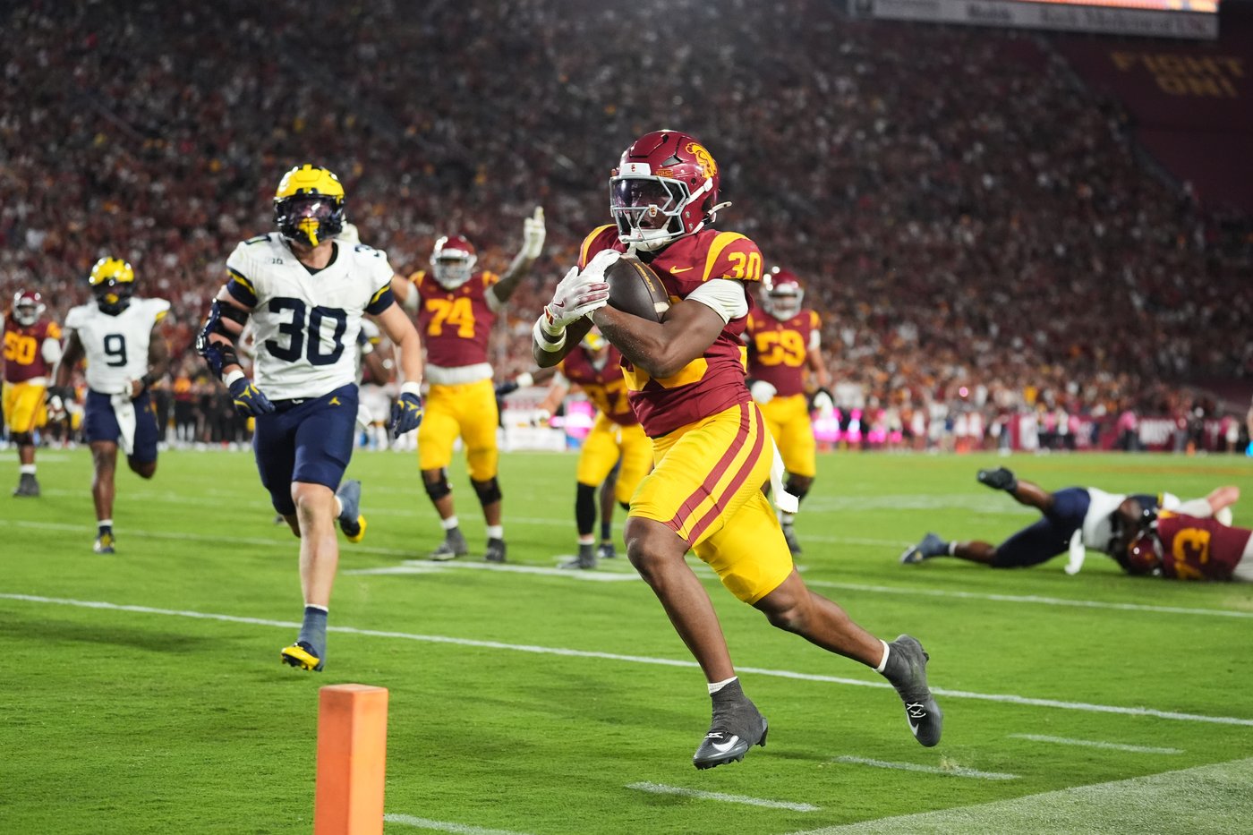 No. 20 USC's matchup with No. 13 Notre Dame highlights this week's Big Ten schedule | iNFOnews.ca