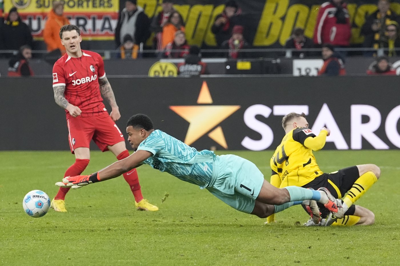 Schick hat trick helps Leverkusen cover defensive lapses. Frankfurt and Dortmund win in Bundesliga | iNFOnews.ca Schick hat trick helps Leverkusen cover defensive lapses. Frankfurt and Dortmund win in Bundesliga | iNFOnews.ca