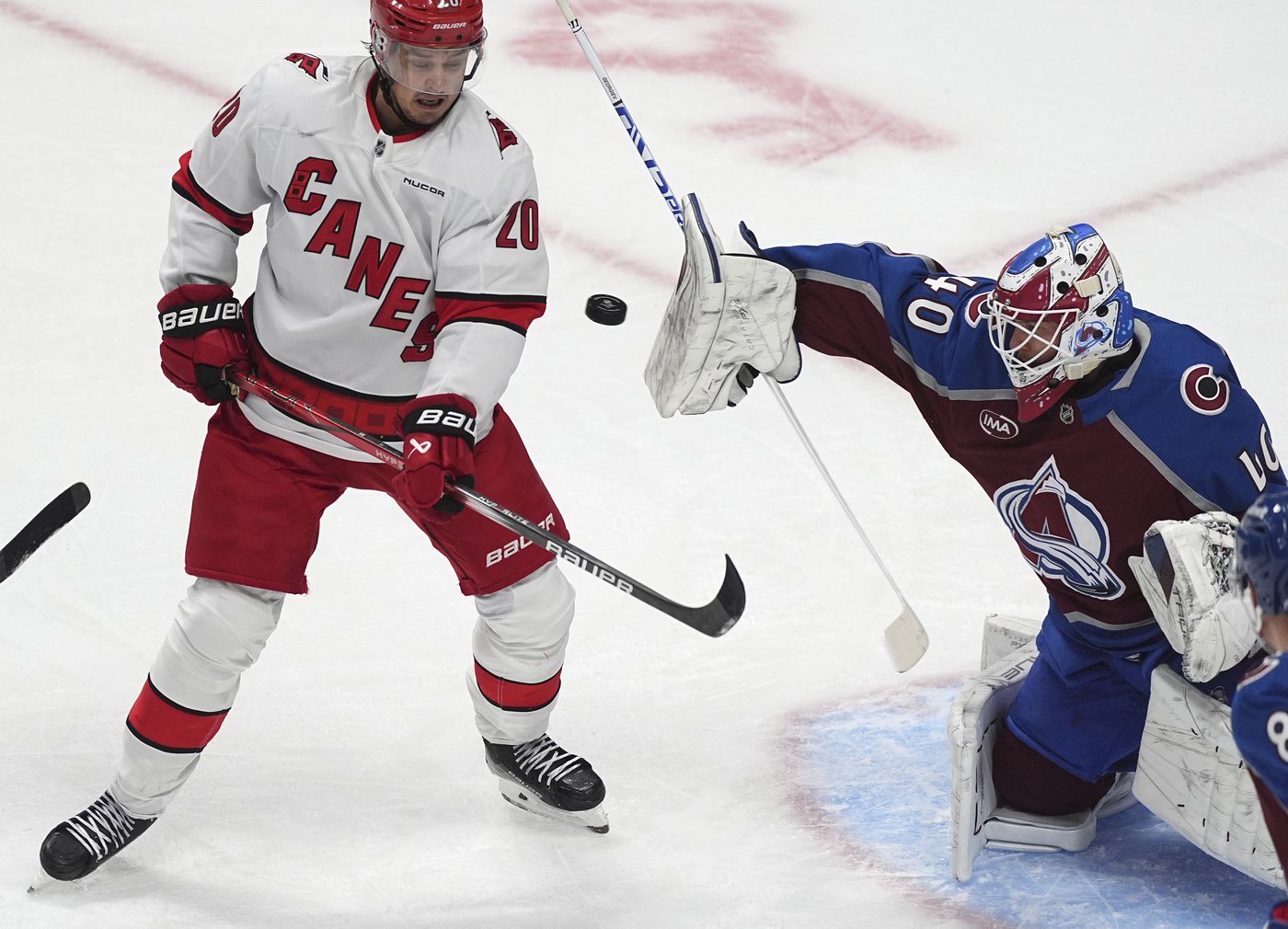Avalanche score 5 goals in second period and end Hurricanes' 8-game win streak, 6-4 | iNFOnews.ca Avalanche score 5 goals in second period and end Hurricanes' 8-game win streak, 6-4 | iNFOnews.ca