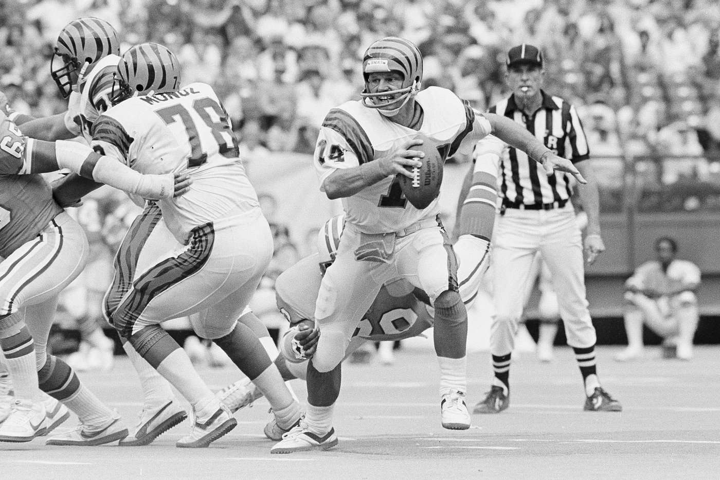 Ken Anderson, Roger Craig among 9 seniors semifinalists for Pro Football Hall of Fame's 2026 class | iNFOnews.ca