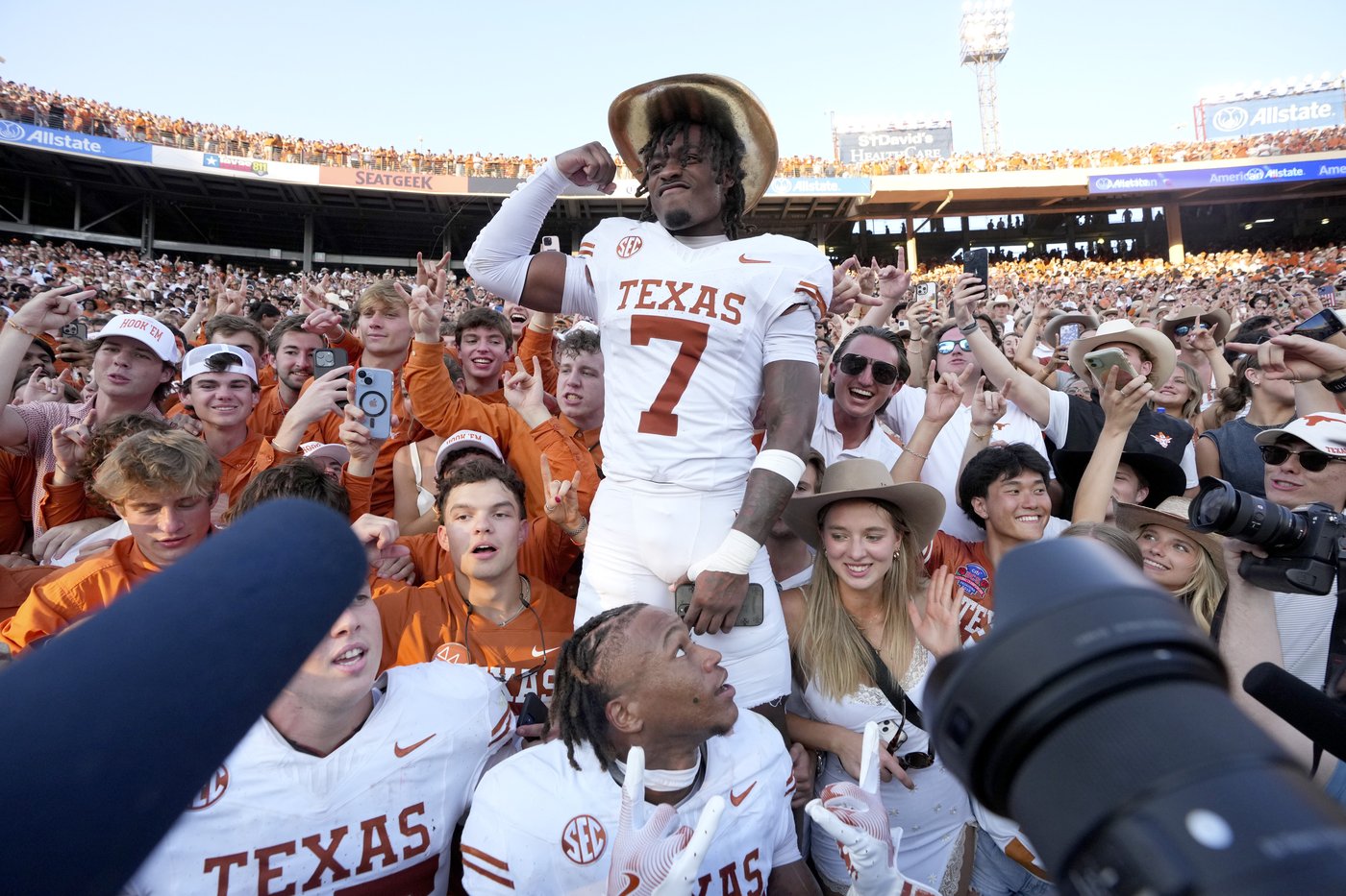 No. 1 Texas gets biggest SEC test yet vs. No. 5 Georgia, the team that started season on top | iNFOnews.ca No. 1 Texas gets biggest SEC test yet vs. No. 5 Georgia, the team that started season on top | iNFOnews.ca