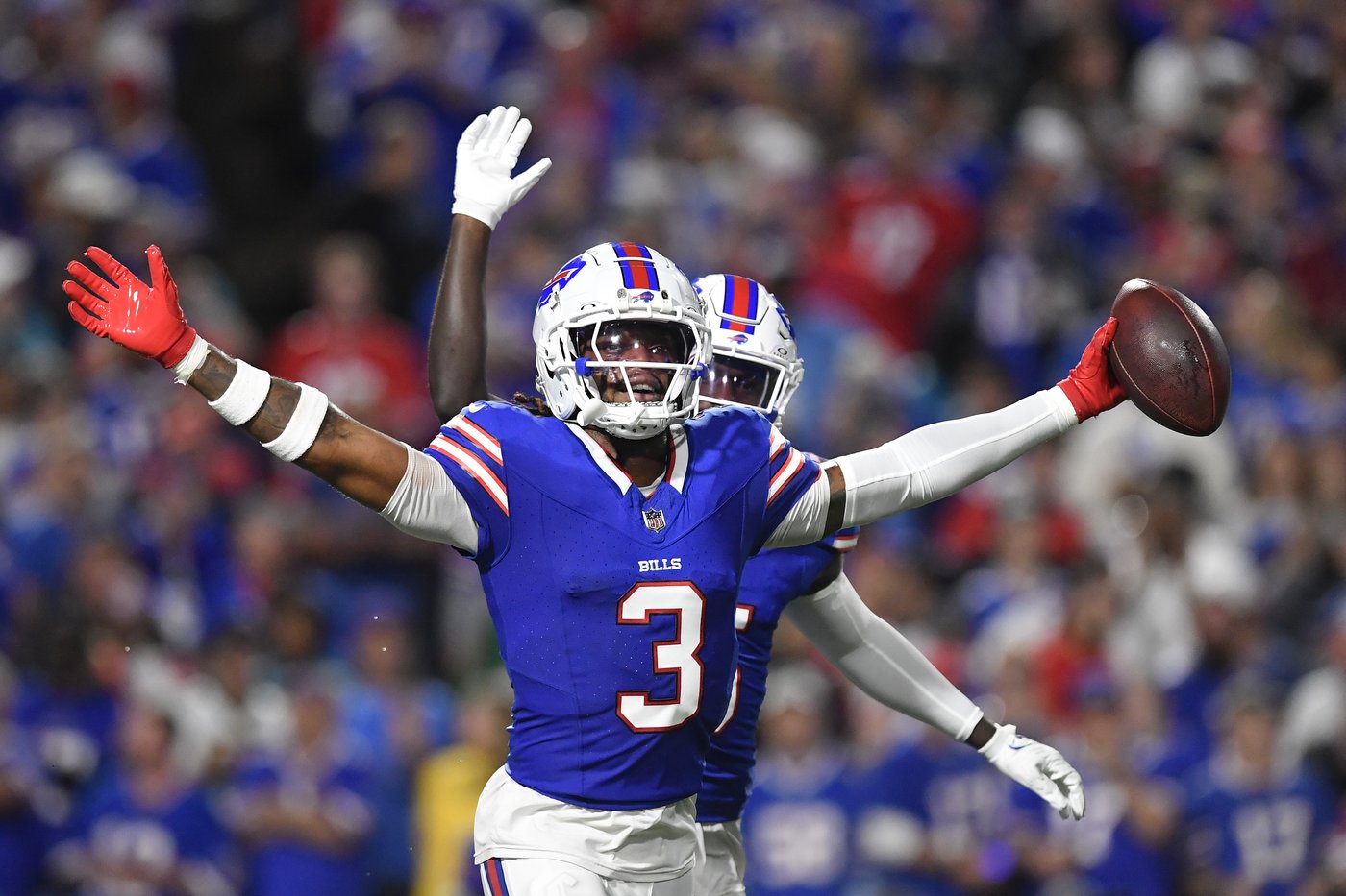 Bills safety Damar Hamlin gets his first career interception | iNFOnews.ca Bills safety Damar Hamlin gets his first career interception | iNFOnews.ca