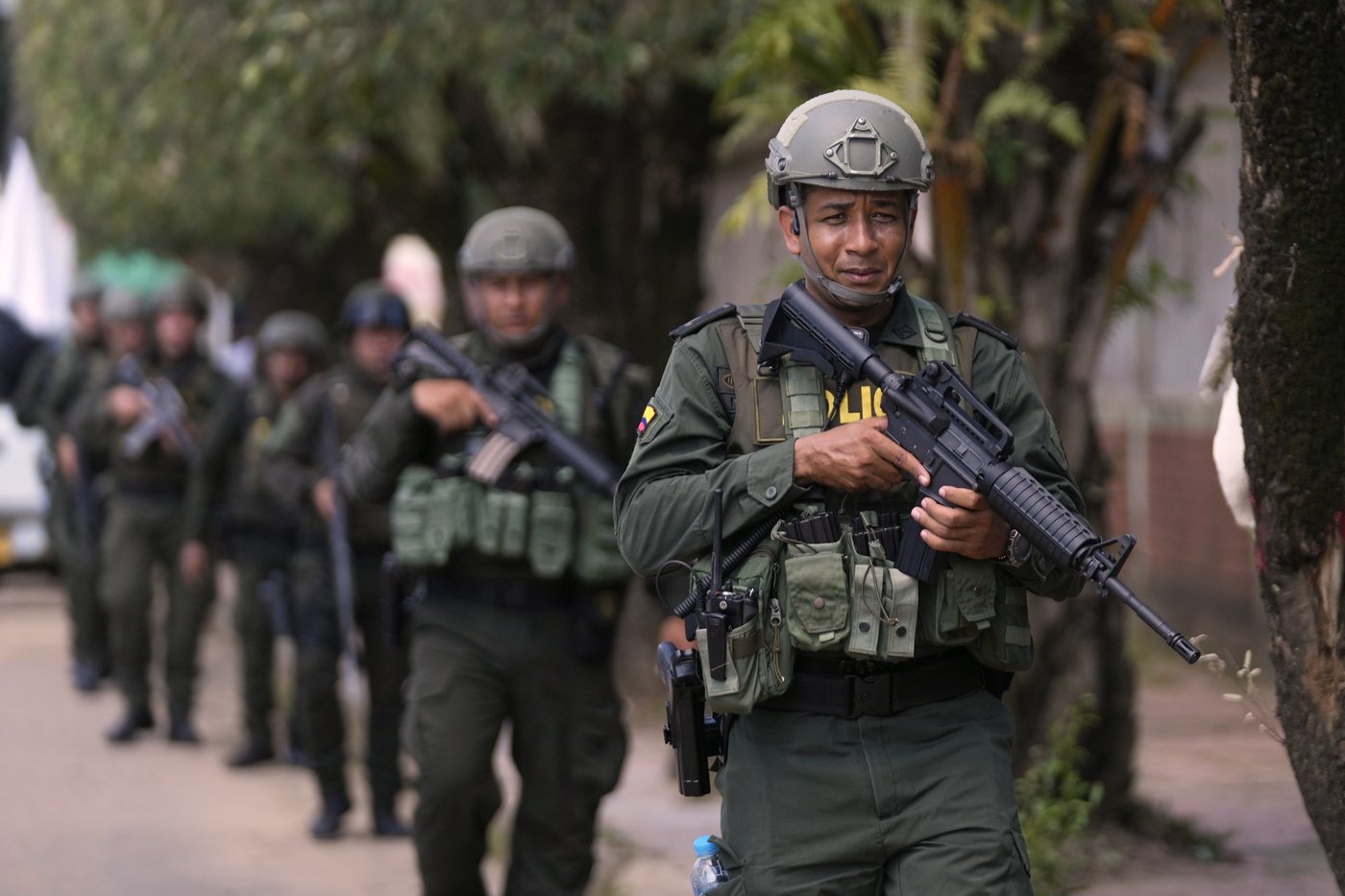 Colombia president decrees emergency powers to restore order in coca region wracked by rebel combat | iNFOnews.ca