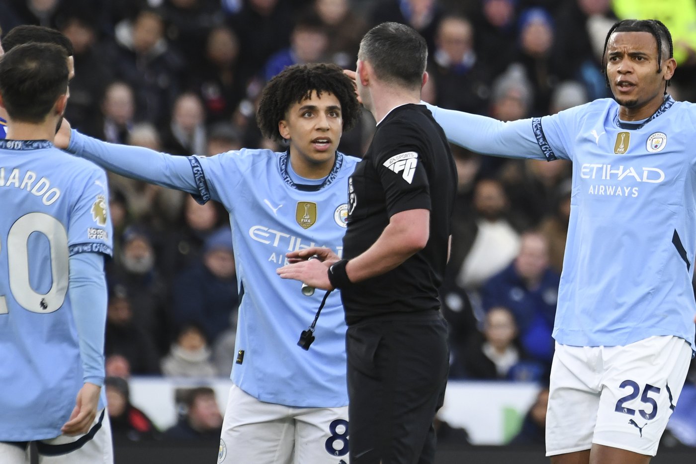 Referees to announce VAR decisions to fans inside stadium during League Cup semifinals | iNFOnews.ca Referees to announce VAR decisions to fans inside stadium during League Cup semifinals | iNFOnews.ca