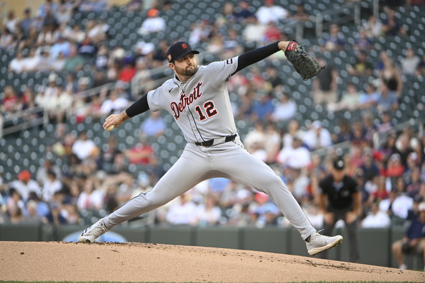 Sweeney hits go-ahead single in the seventh to lead Tigers past Twins 8-5 | iNFOnews.ca