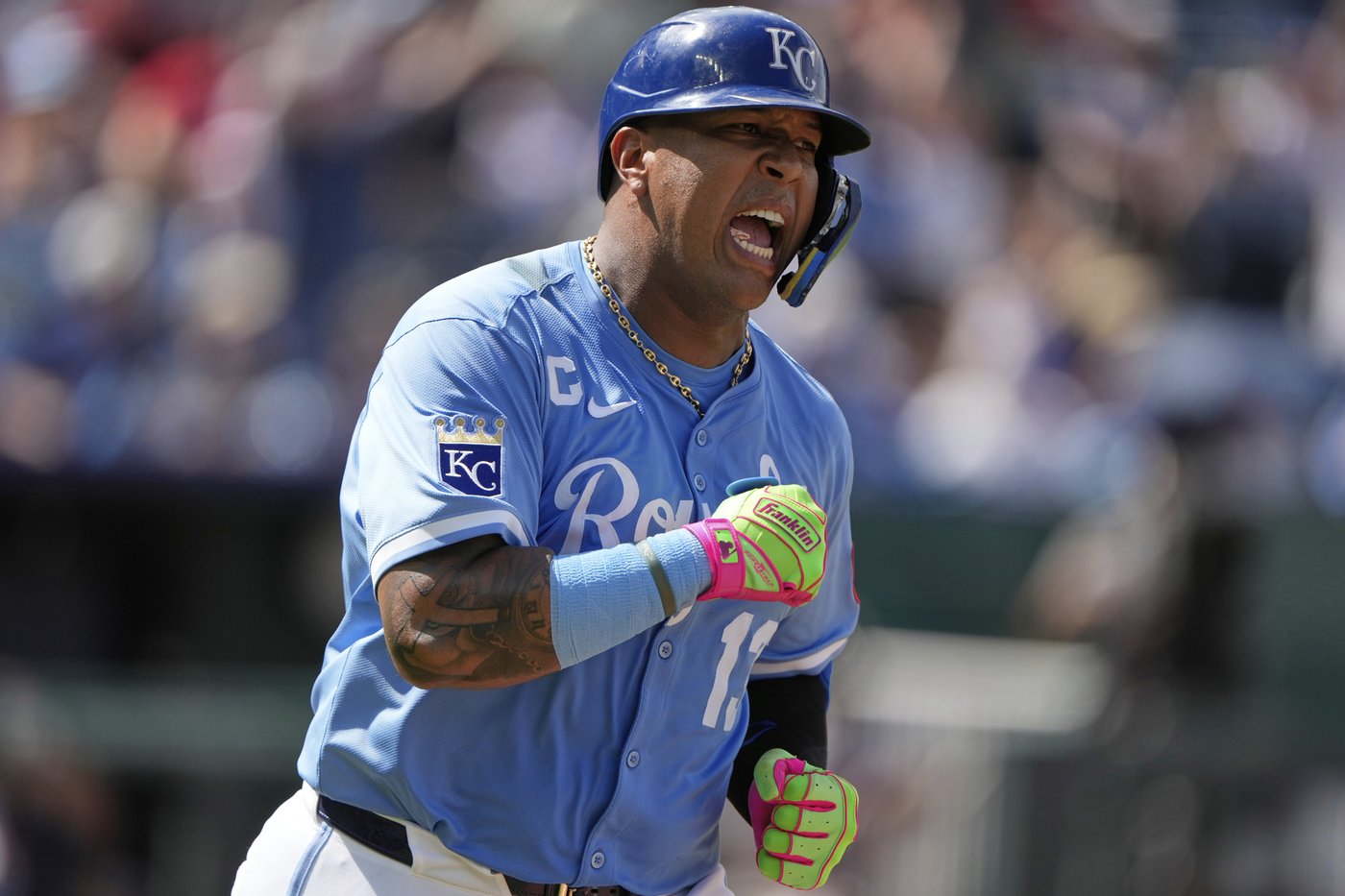 Perez's single in 10th lifts Royals over Braves 1-0. KC ties record by using 9 pitchers in shutout | iNFOnews.ca