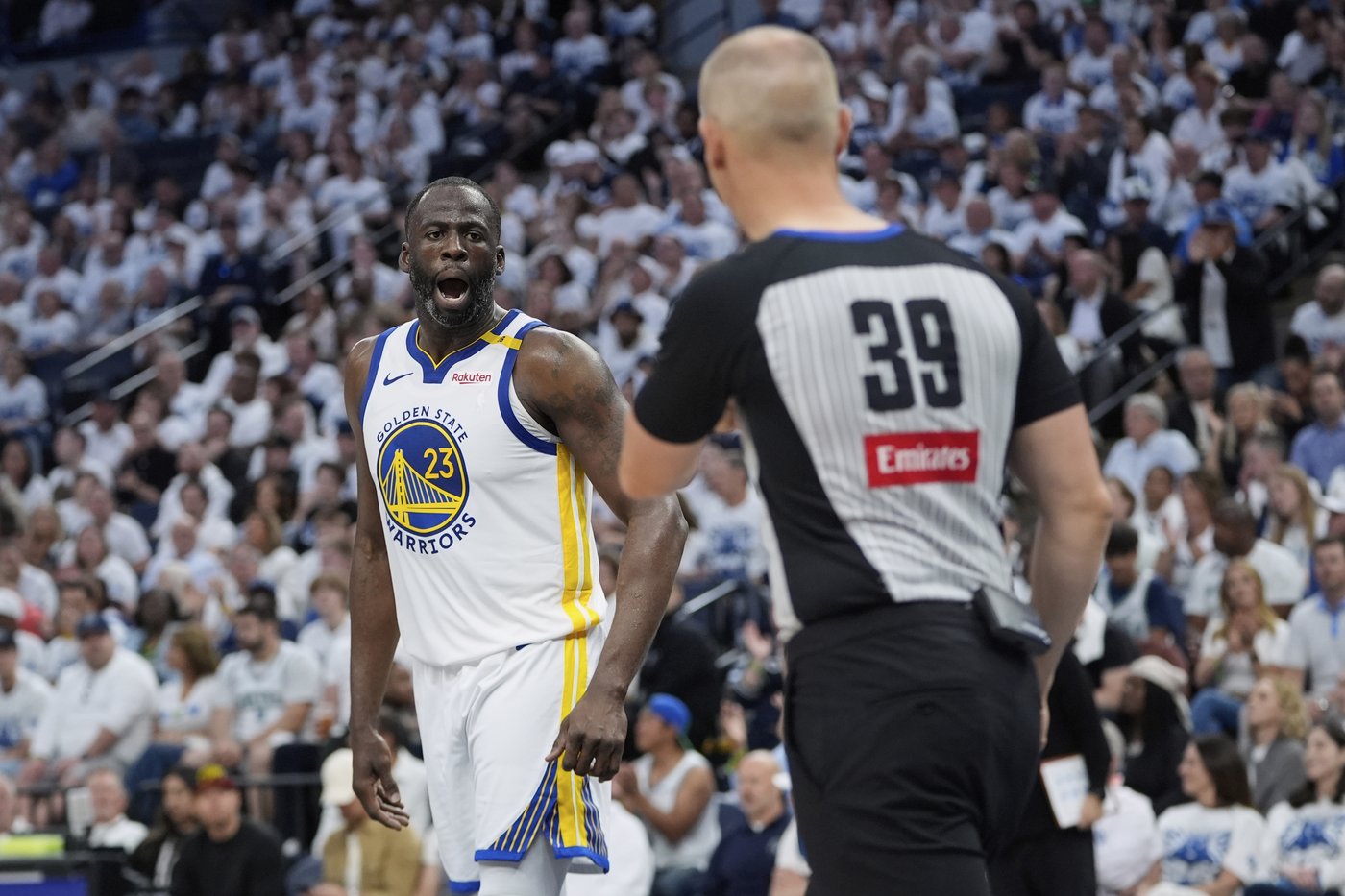 Timberwolves say fan ejected for conduct toward Draymond Green at Thursday's playoff game | iNFOnews.ca