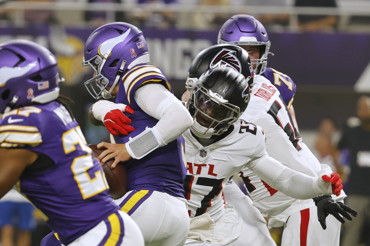 Falcons' rookies shine in dominant defensive win over Vikings | iNFOnews.ca Falcons' rookies shine in dominant defensive win over Vikings | iNFOnews.ca