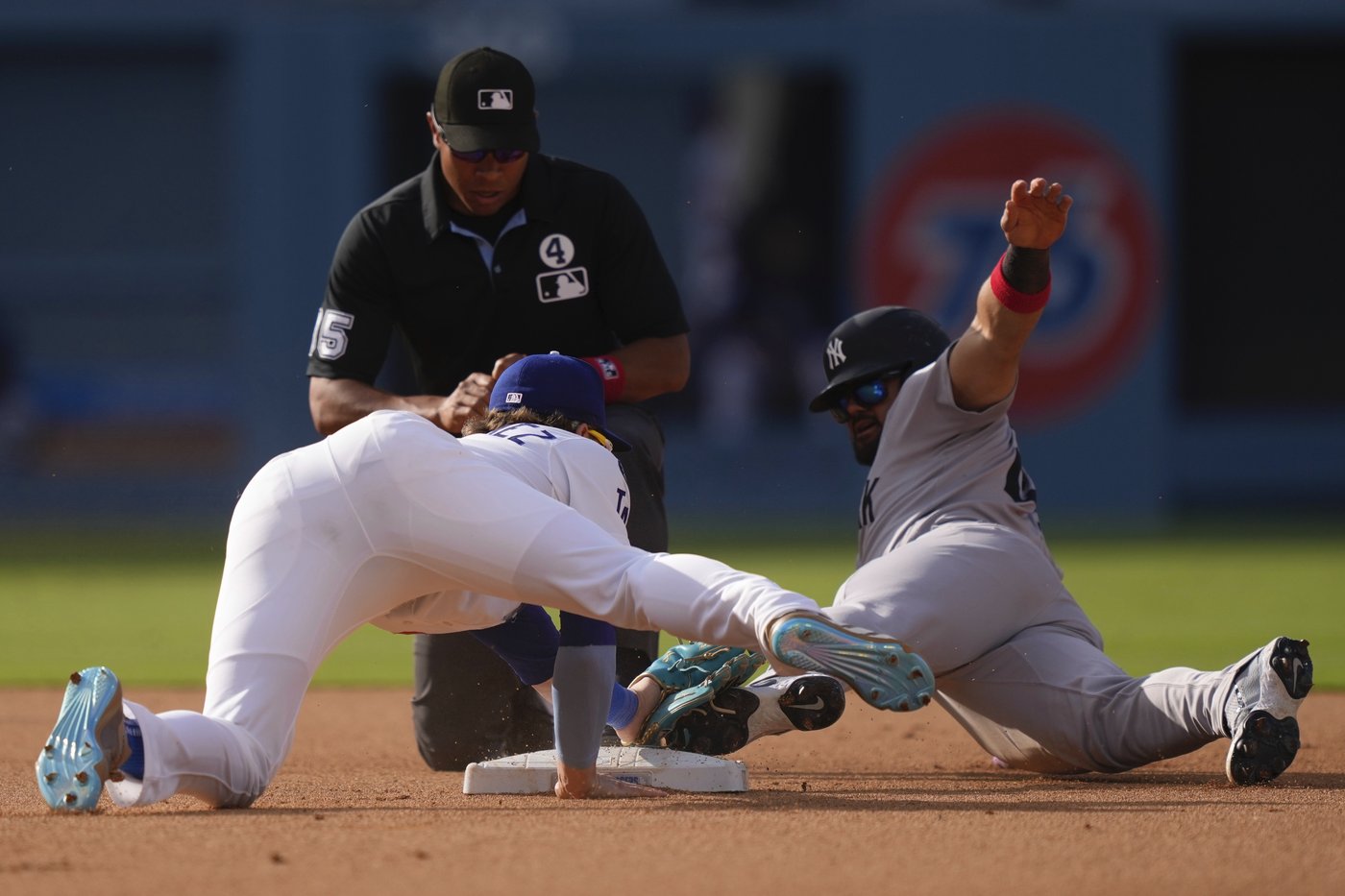 Yankees injuries: Domínguez jams thumb and Weaver tweaks hamstring | iNFOnews.ca Yankees injuries: Domínguez jams thumb and Weaver tweaks hamstring | iNFOnews.ca