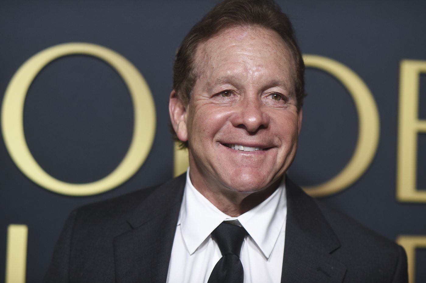 Actor Steve Guttenberg returns to his once-lush LA neighborhood now charred by devastating wildfire | iNFOnews.ca