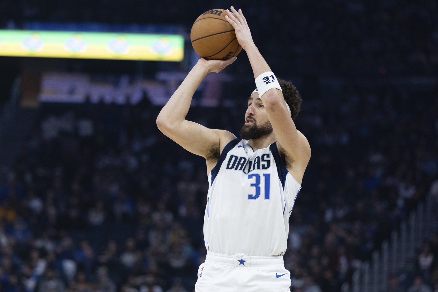 Luka Doncic has triple-double with season-best 45 points in Mavs' 143-133 win over Warriors | iNFOnews.ca Luka Doncic has triple-double with season-best 45 points in Mavs' 143-133 win over Warriors | iNFOnews.ca