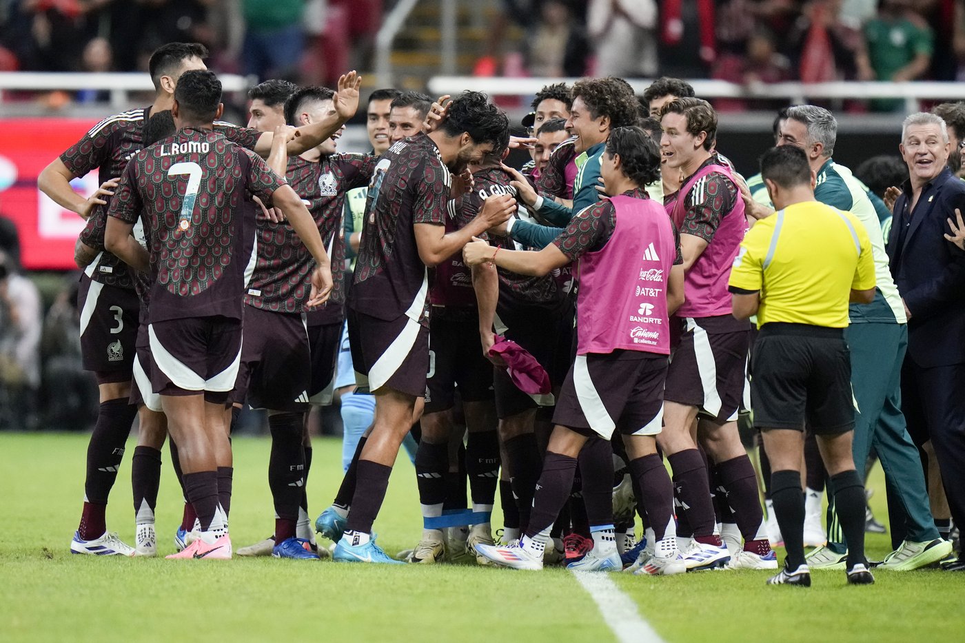 Mexico stops 7-game winless streak against the US as Jiménez and Huerta score in 2-0 victory | iNFOnews.ca