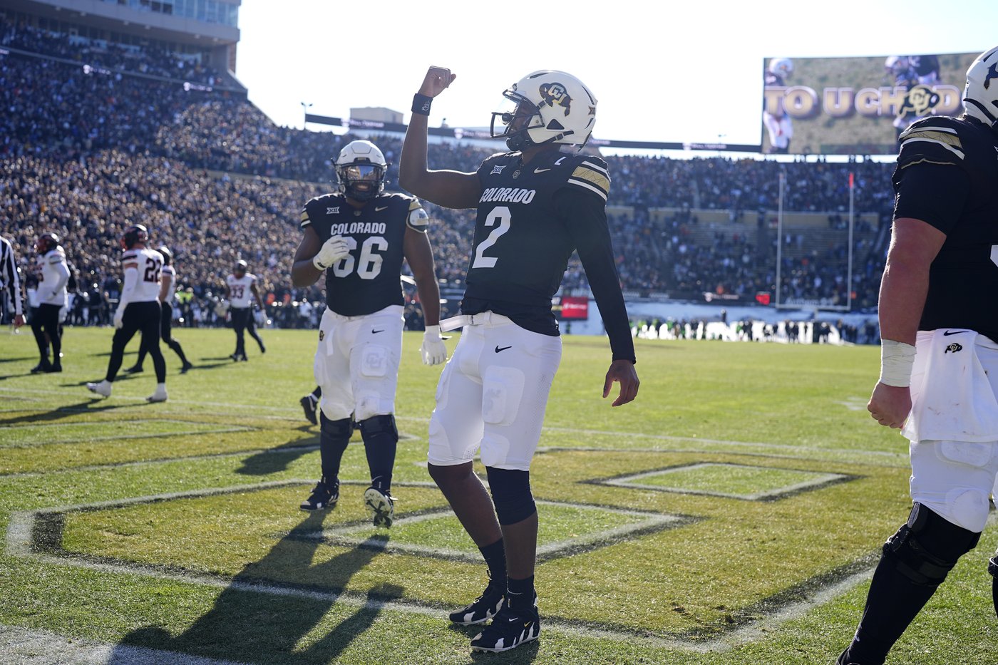 Hunter's big game bolsters Heisman hopes as No. 23 Colorado rolls to 52-0 win over Oklahoma State | iNFOnews.ca Hunter's big game bolsters Heisman hopes as No. 23 Colorado rolls to 52-0 win over Oklahoma State | iNFOnews.ca