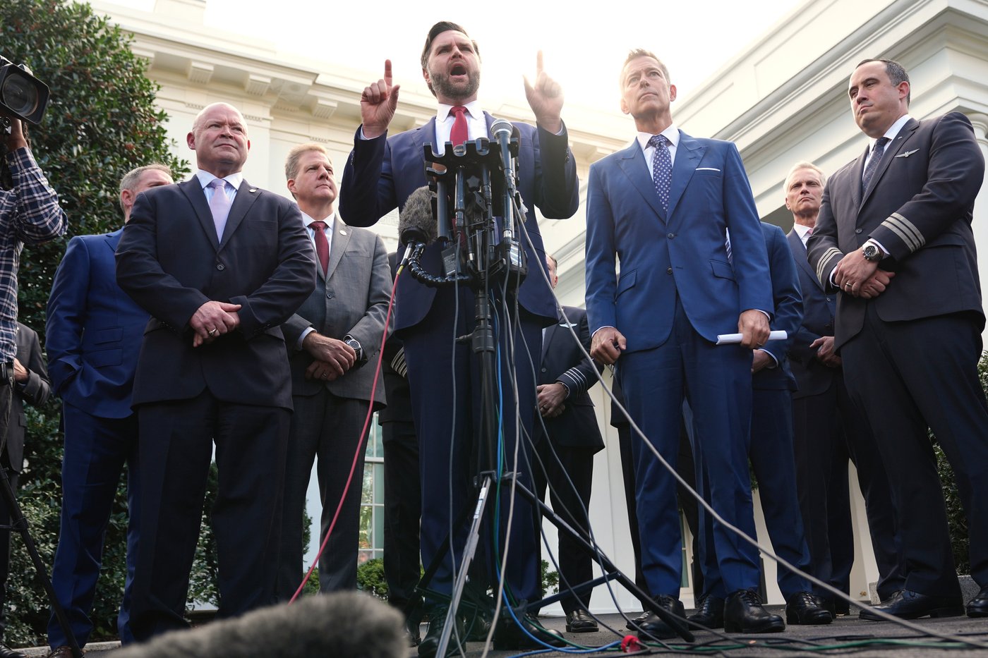 Republican leaders reject Trump's demands to scrap the Senate filibuster to end the shutdown | iNFOnews.ca