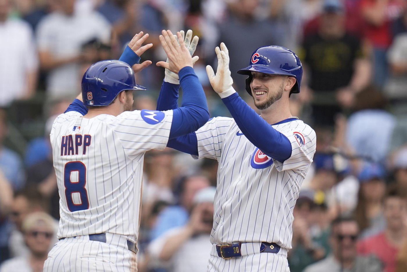 Cubs win slugfest against Diamondbacks 13-11 | iNFOnews.ca