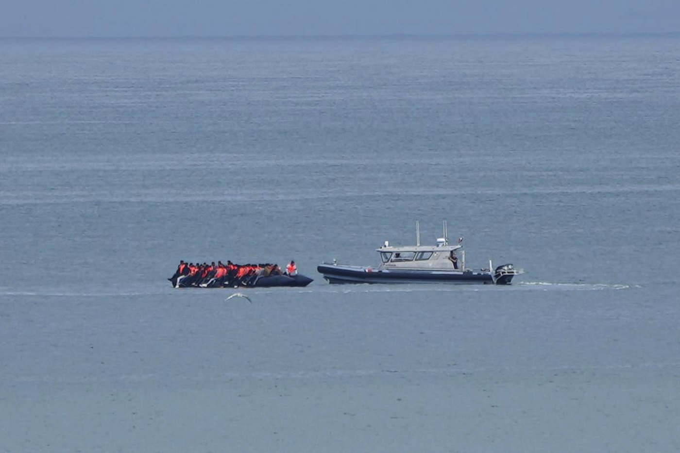 1 person dies, 1 missing, when a boat overloaded with migrants sinks in the English Channel | iNFOnews.ca 1 person dies, 1 missing, when a boat overloaded with migrants sinks in the English Channel | iNFOnews.ca