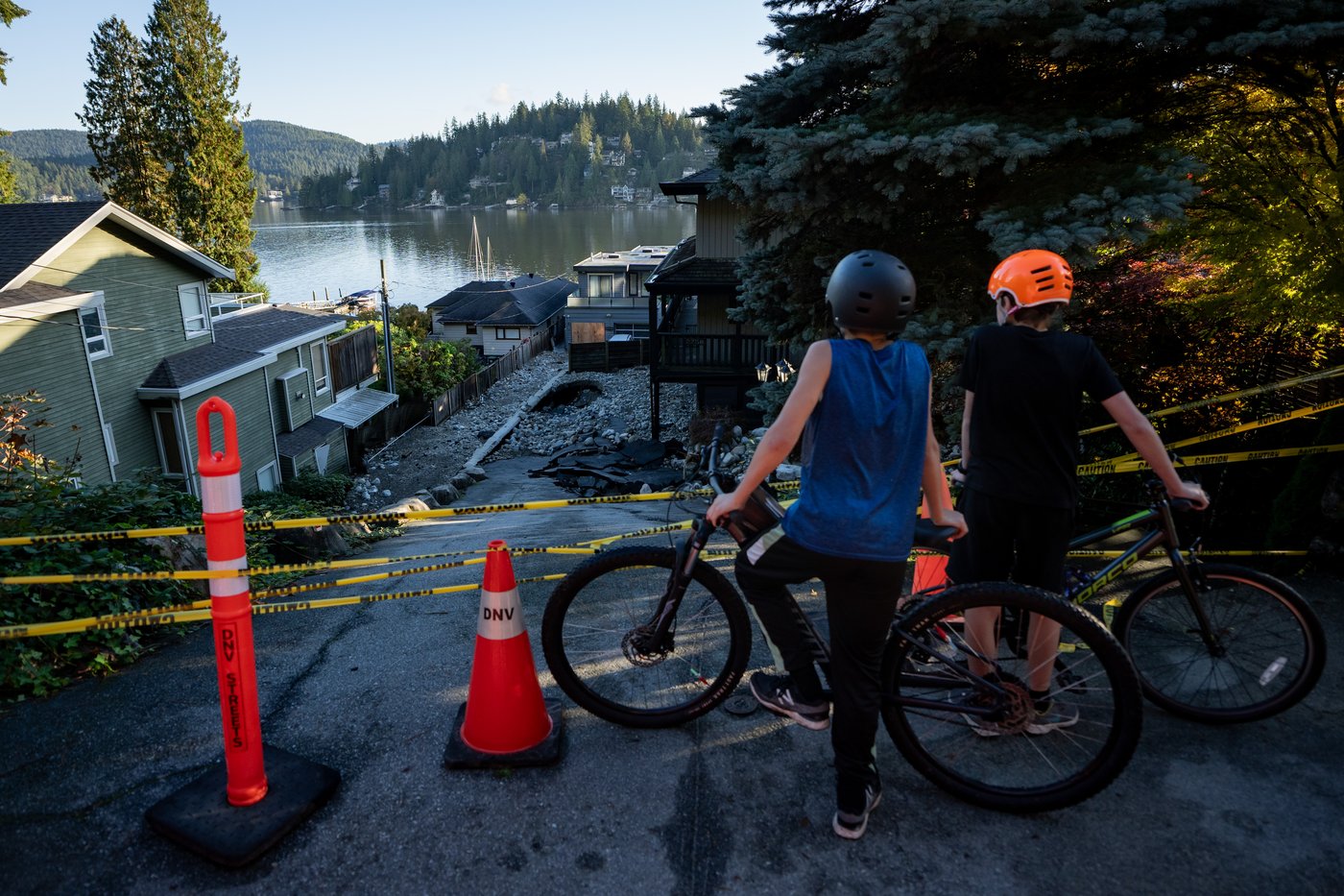 North Vancouver declares state of local emergency, 3 homes evacuated after heavy rain | iNFOnews.ca North Vancouver declares state of local emergency, 3 homes evacuated after heavy rain | iNFOnews.ca