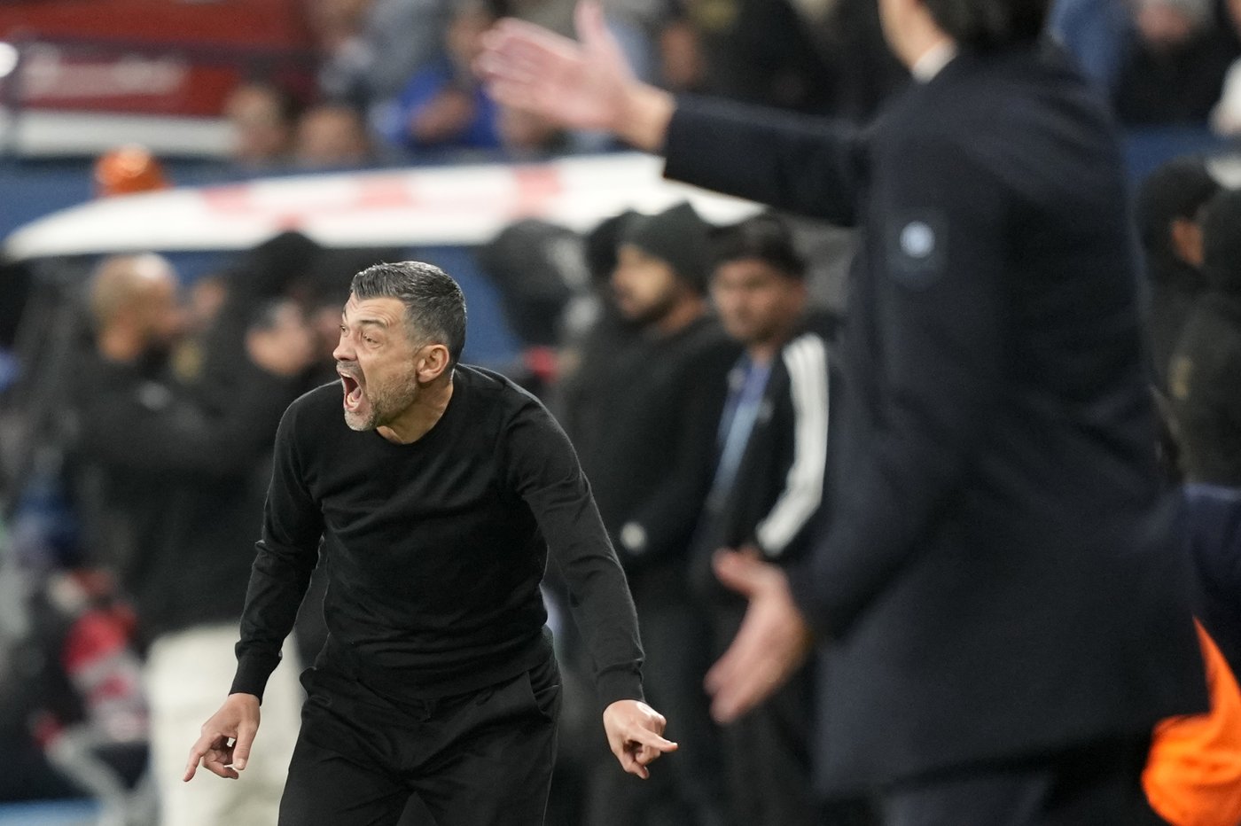 Conceição’s reign as AC Milan coach begins with a trophy and a broken television | iNFOnews.ca Conceição’s reign as AC Milan coach begins with a trophy and a broken television | iNFOnews.ca